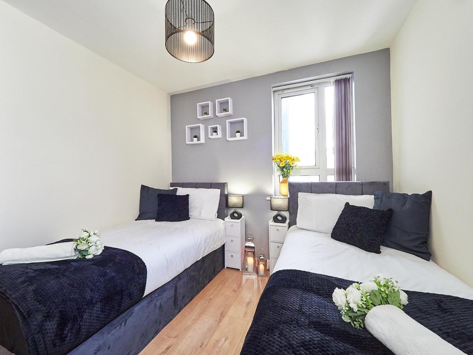 Beauchamp Suite In Coventry City Centre Cv1 For Contractors Professionals Tourists Relocators Students And Family Exterior foto